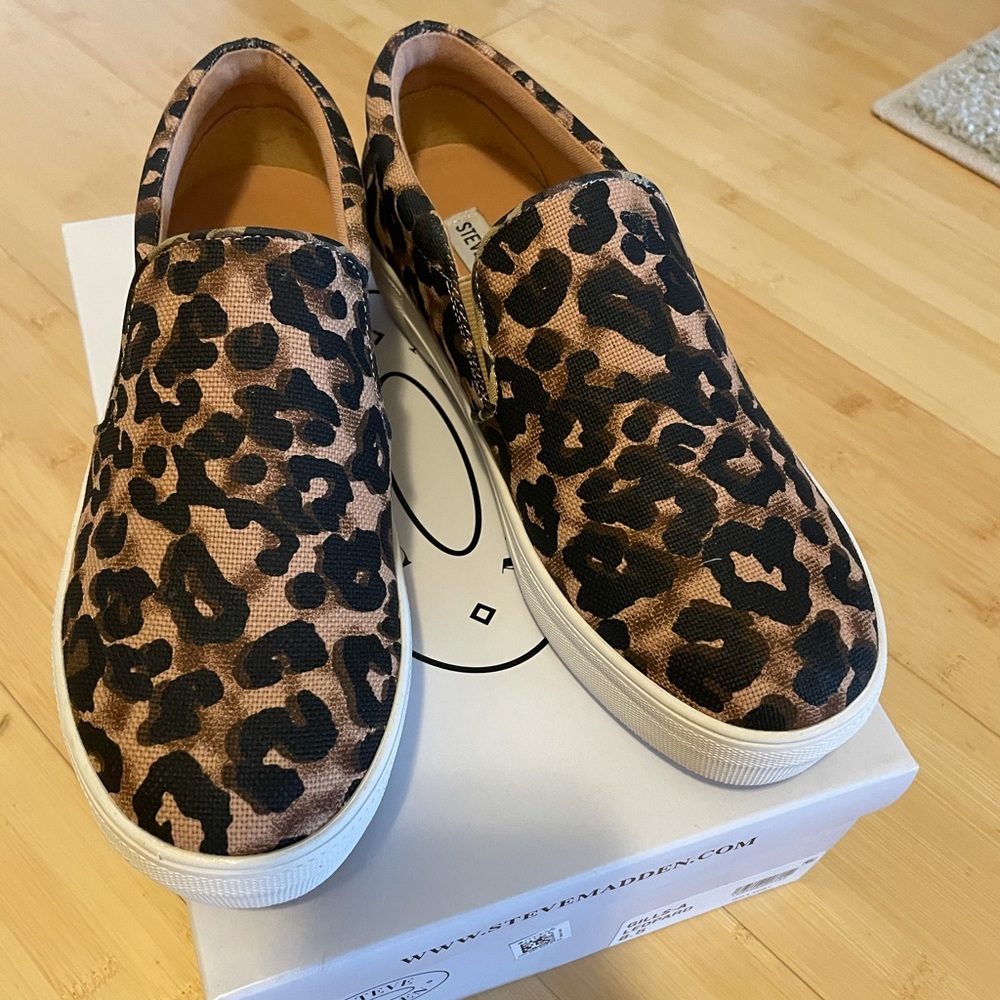 Steve Madden Gills Leopard Platform Slip-ons